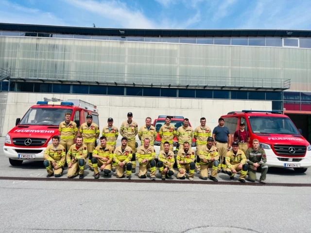 🚒 Gerätewartlehrgang 👩‍🚒👨‍🚒
 
✅ Aufgaben des Gerätewarts
✅ Periodische Prüfintervalle
✅ Ausscheidekriterien von Standardgeräten
✅ Prüfung von Standardgeräten lt. Prüfkarteiblatt
✅ Geräteverwaltung mittels FDIS und analog
✅ Dokumentation der Geräteprüfung
 
#feuerwehrtirol #lfstirol #lehrgangsfoto